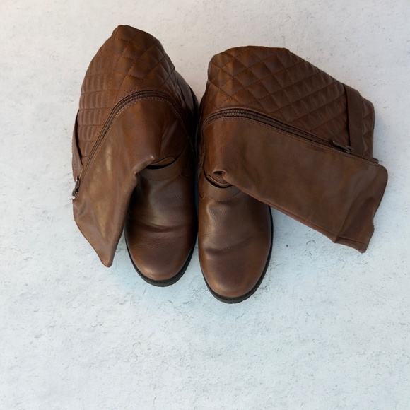 Brown Forever Boots - size 8 - Picture 6 of 6